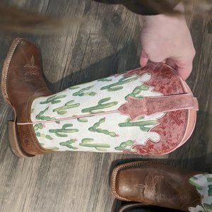 Ariat cactus boots 8B